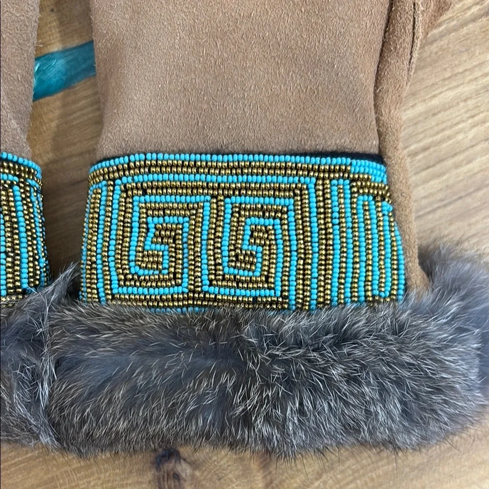 Filson astis suede mittens with turquoise gold beading